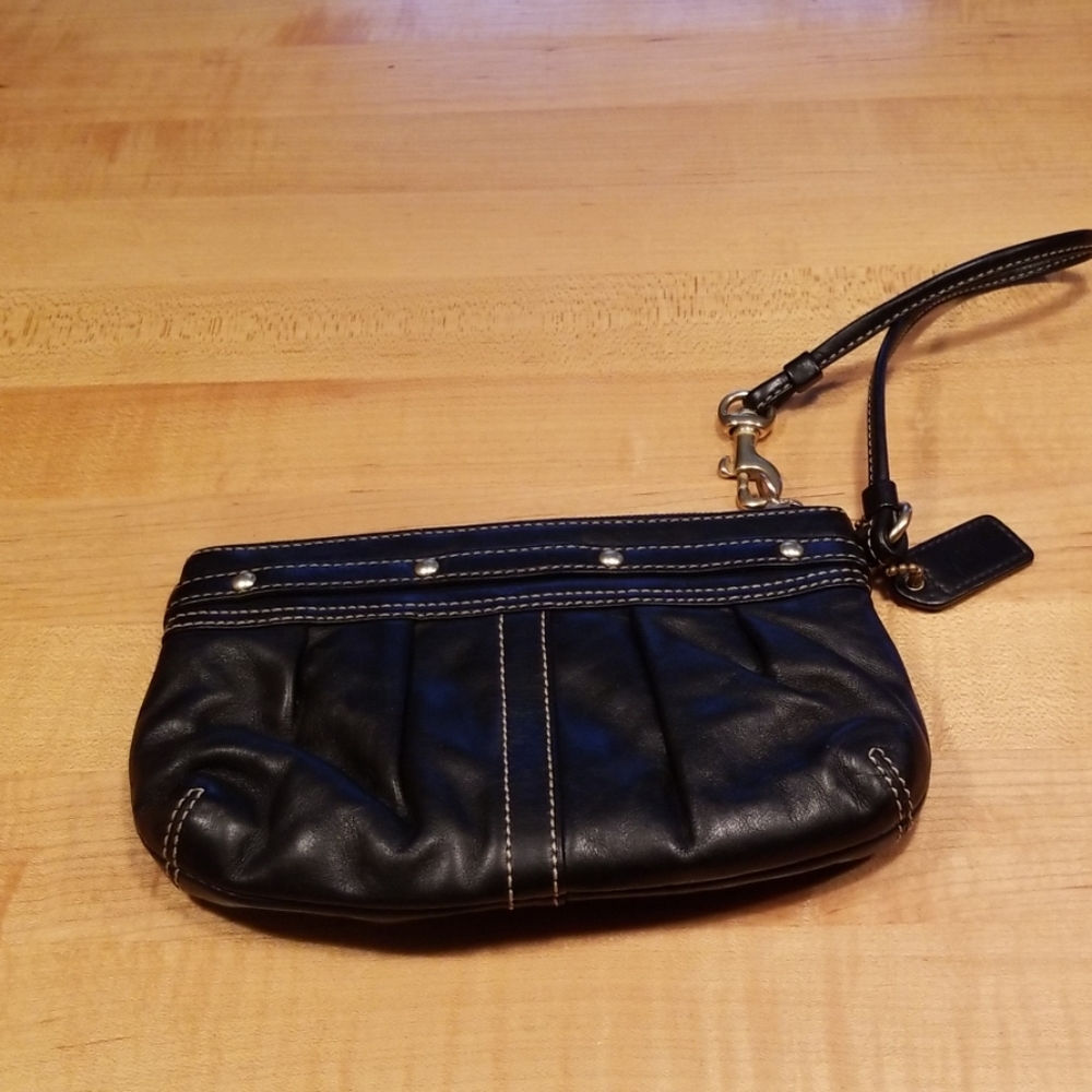 Coach wristlet - Picture 2 of 3